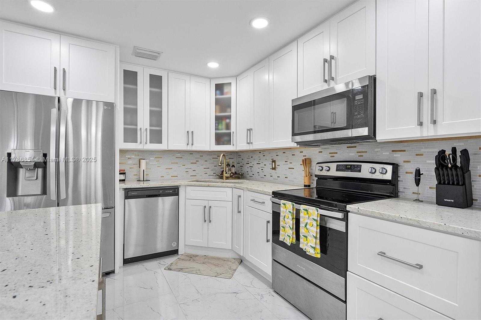 Small Image of 5001 RIVERSIDE DR #303, Coral Springs Number 5