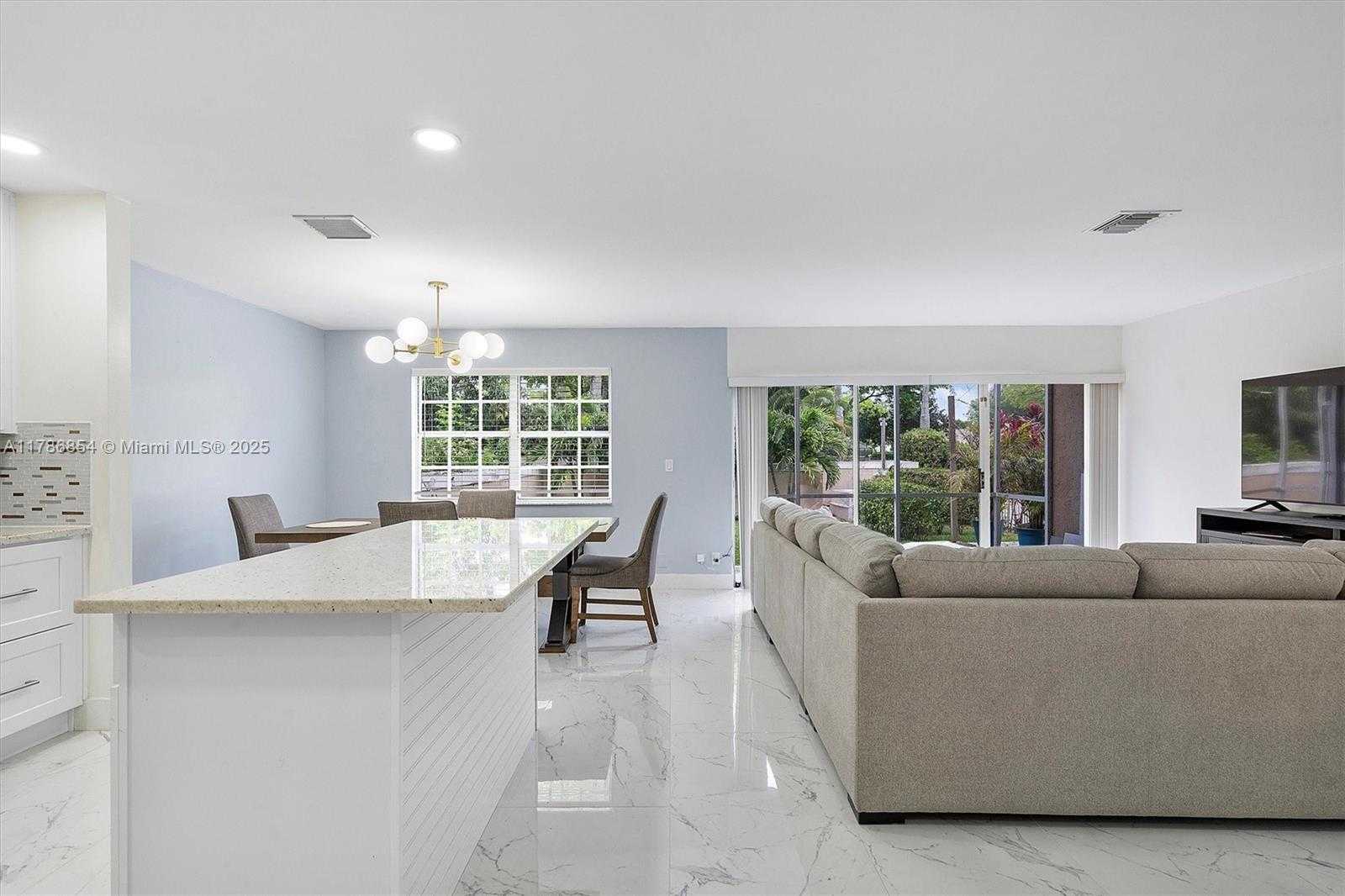 Small Image of 5001 RIVERSIDE DR #303, Coral Springs Number 8