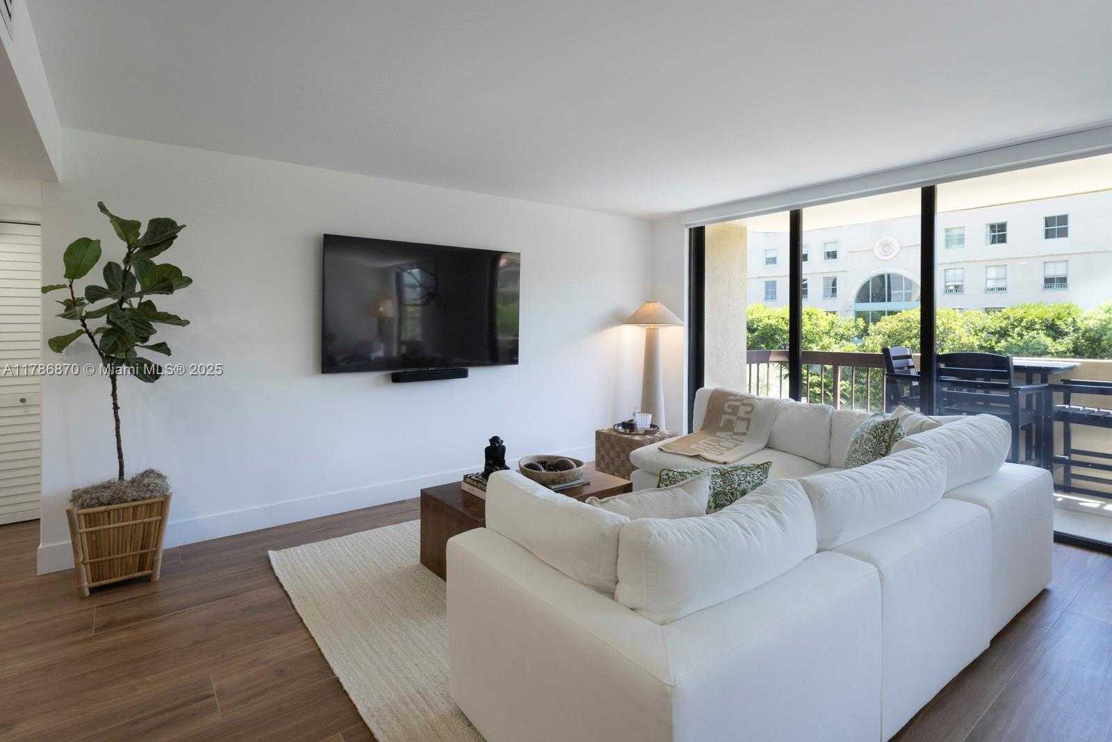Small Image of 600 BILTMORE WAY #308, Coral Gables Number 3