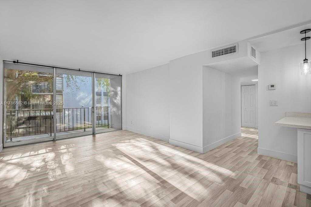 Small Image of 110 FONTAINEBLEAU BLVD #202, Miami Number 10