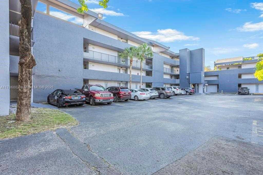Small Image of 110 FONTAINEBLEAU BLVD #202, Miami Number 16