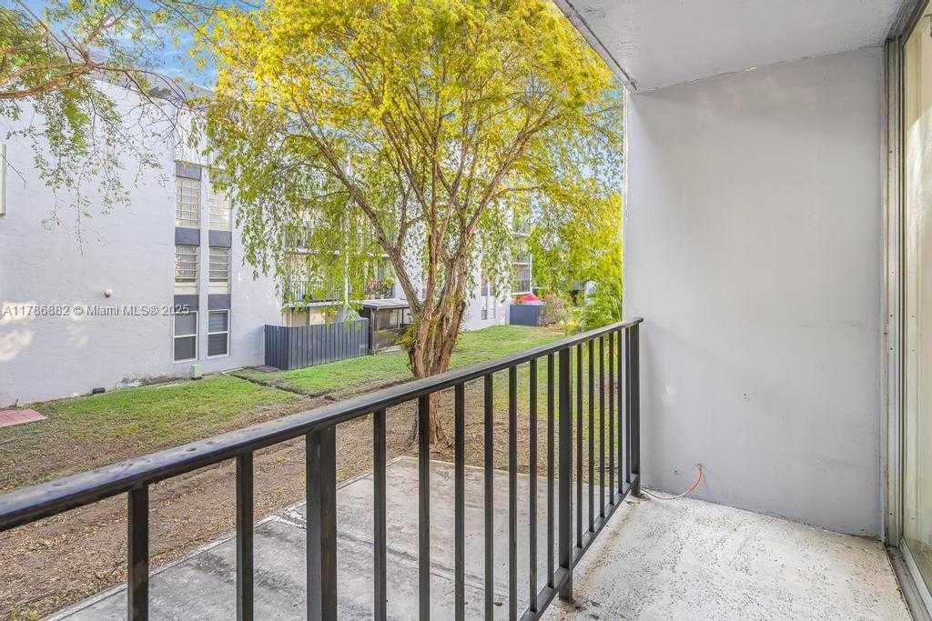Small Image of 110 FONTAINEBLEAU BLVD #202, Miami Number 18