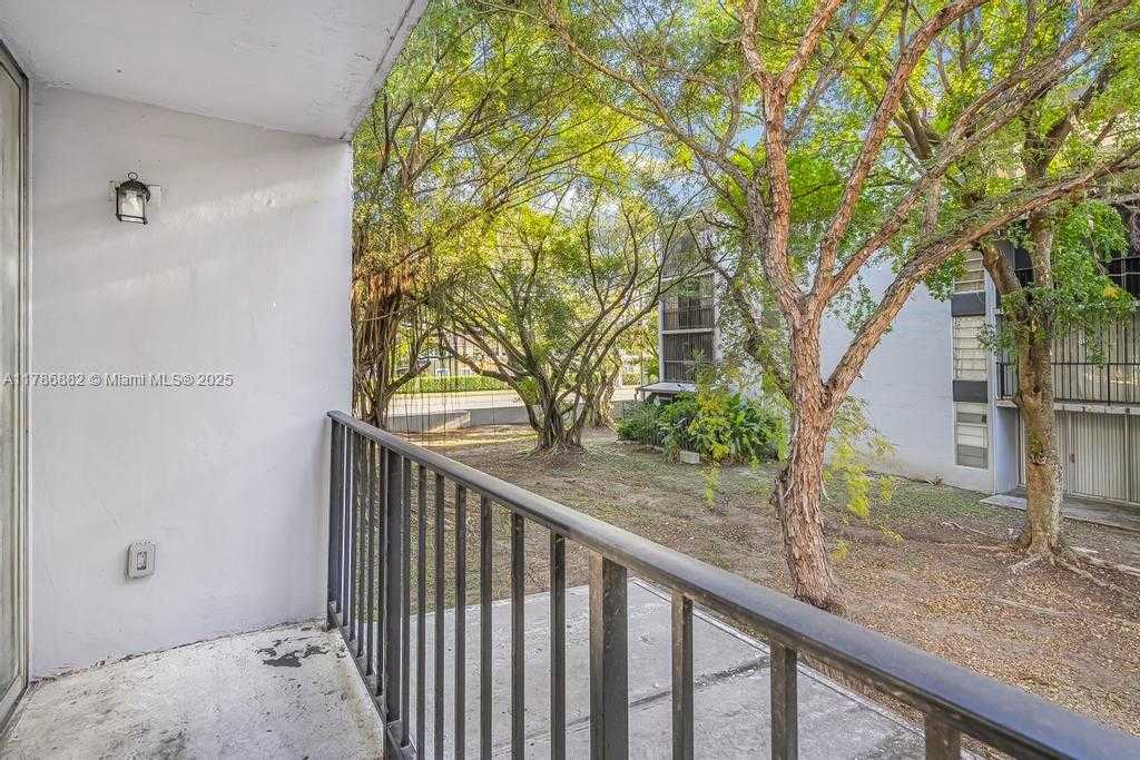 Small Image of 110 FONTAINEBLEAU BLVD #202, Miami Number 19