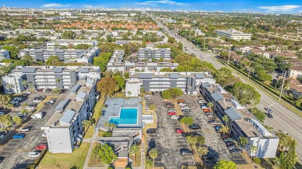 Small Image of 110 FONTAINEBLEAU BLVD #202, Miami Number 22