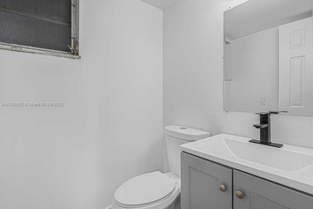 Small Image of 110 FONTAINEBLEAU BLVD #202, Miami Number 8