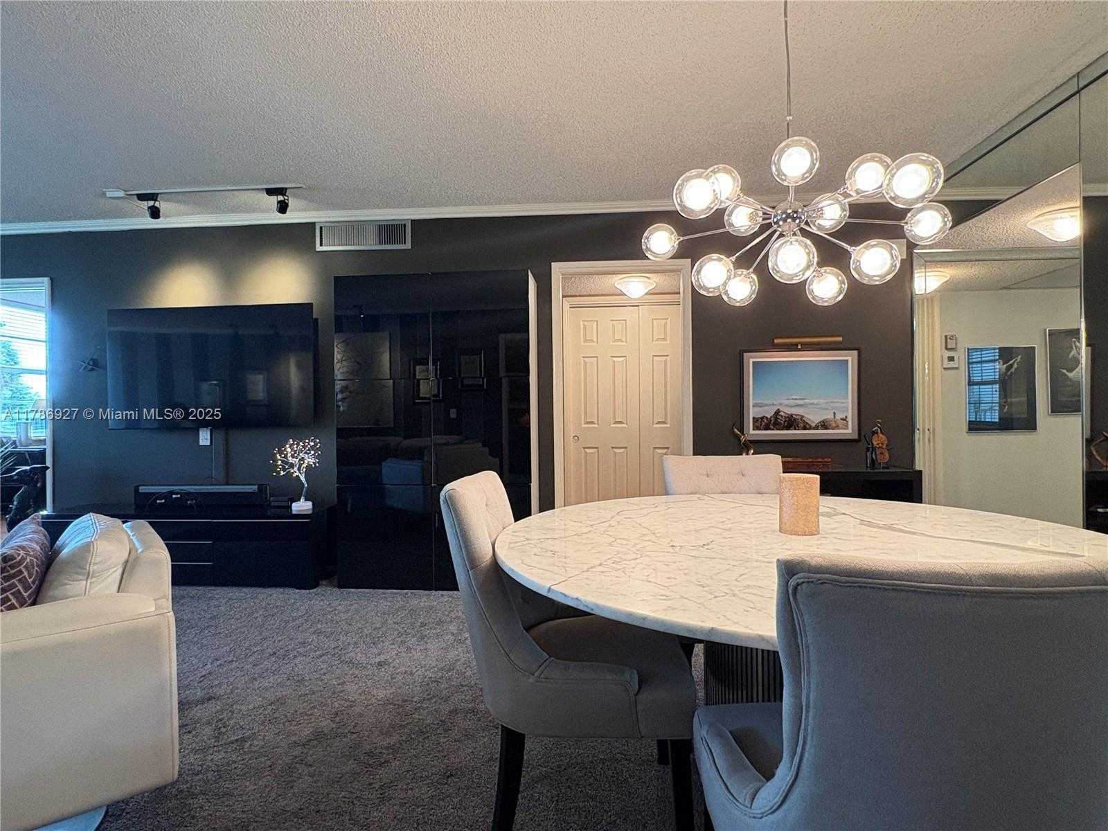 Small Image of 4020 WEST PALM AIRE DR #211, Pompano Beach Number 11