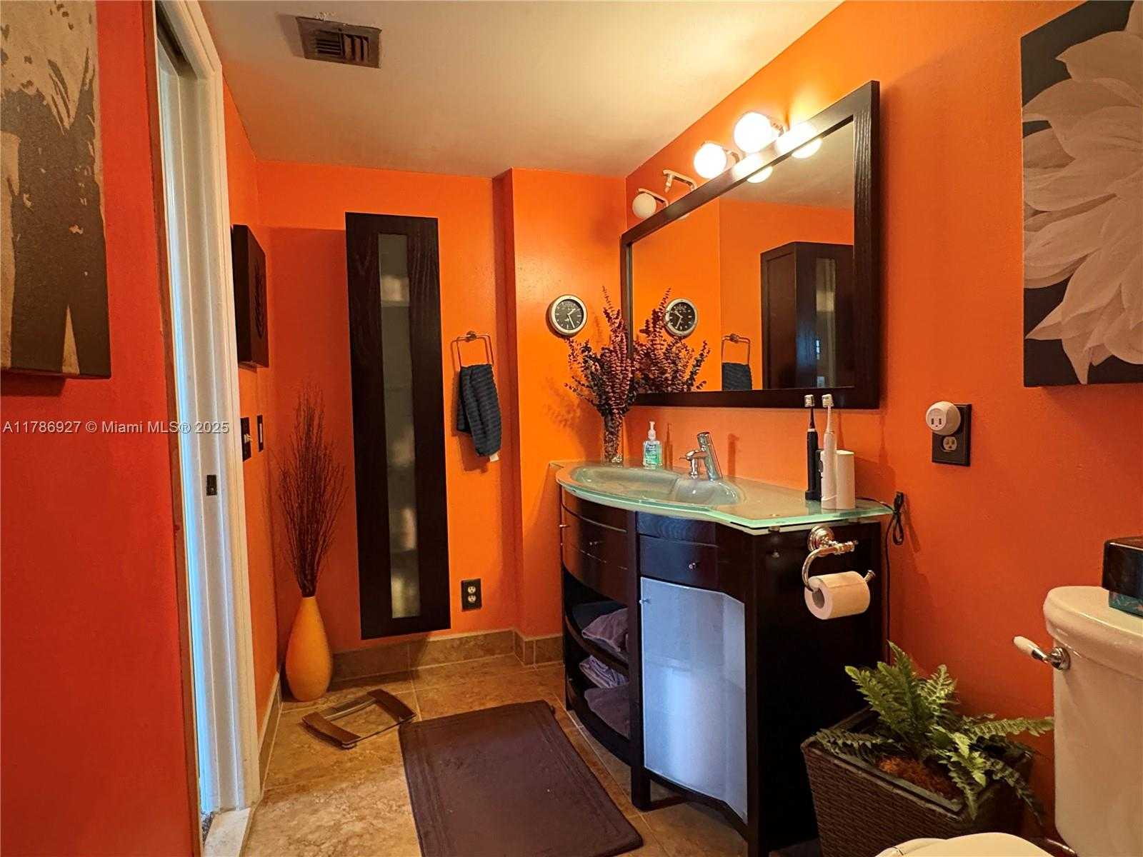 Small Image of 4020 WEST PALM AIRE DR #211, Pompano Beach Number 17