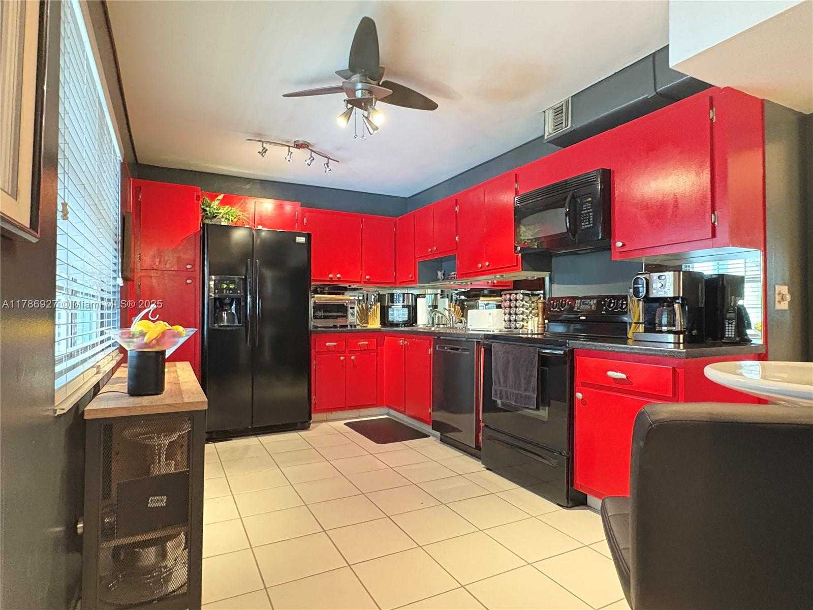 Small Image of 4020 WEST PALM AIRE DR #211, Pompano Beach Number 23