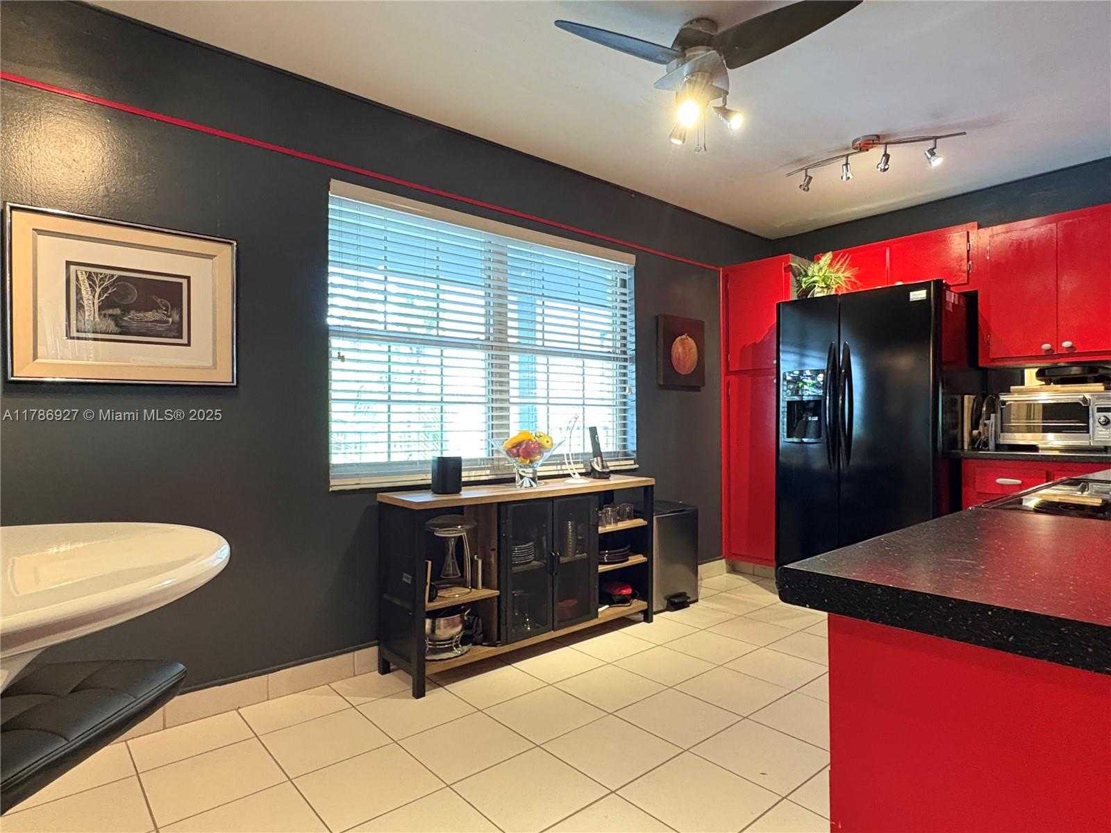 Small Image of 4020 WEST PALM AIRE DR #211, Pompano Beach Number 24