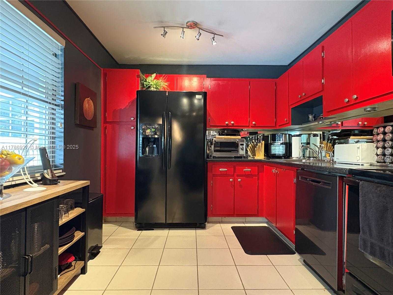 Small Image of 4020 WEST PALM AIRE DR #211, Pompano Beach Number 25