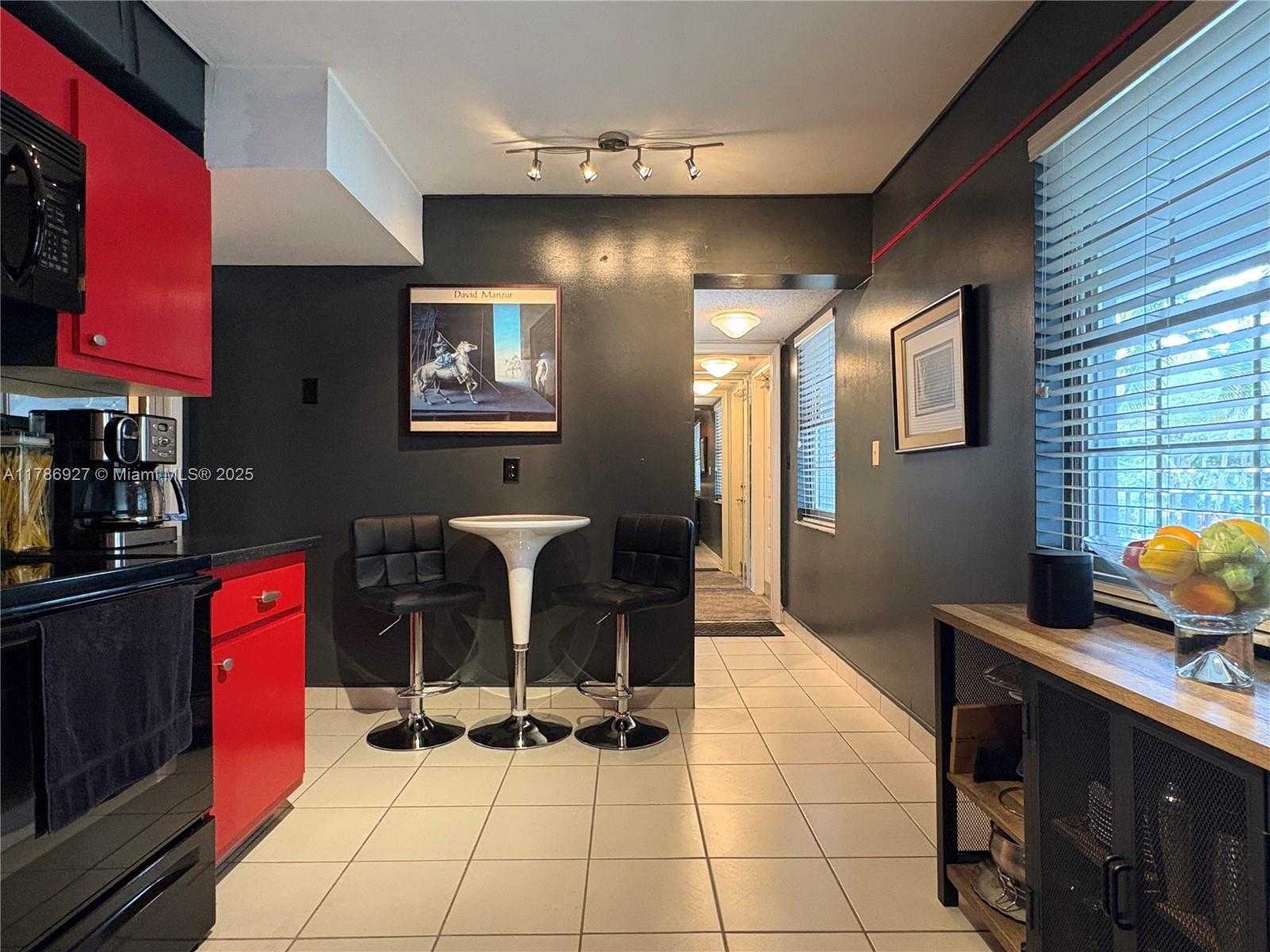 Small Image of 4020 WEST PALM AIRE DR #211, Pompano Beach Number 26