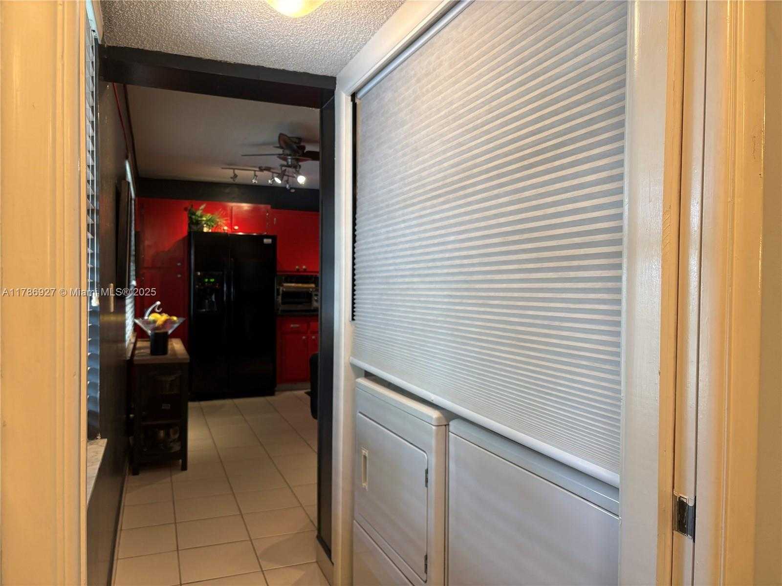 Small Image of 4020 WEST PALM AIRE DR #211, Pompano Beach Number 27