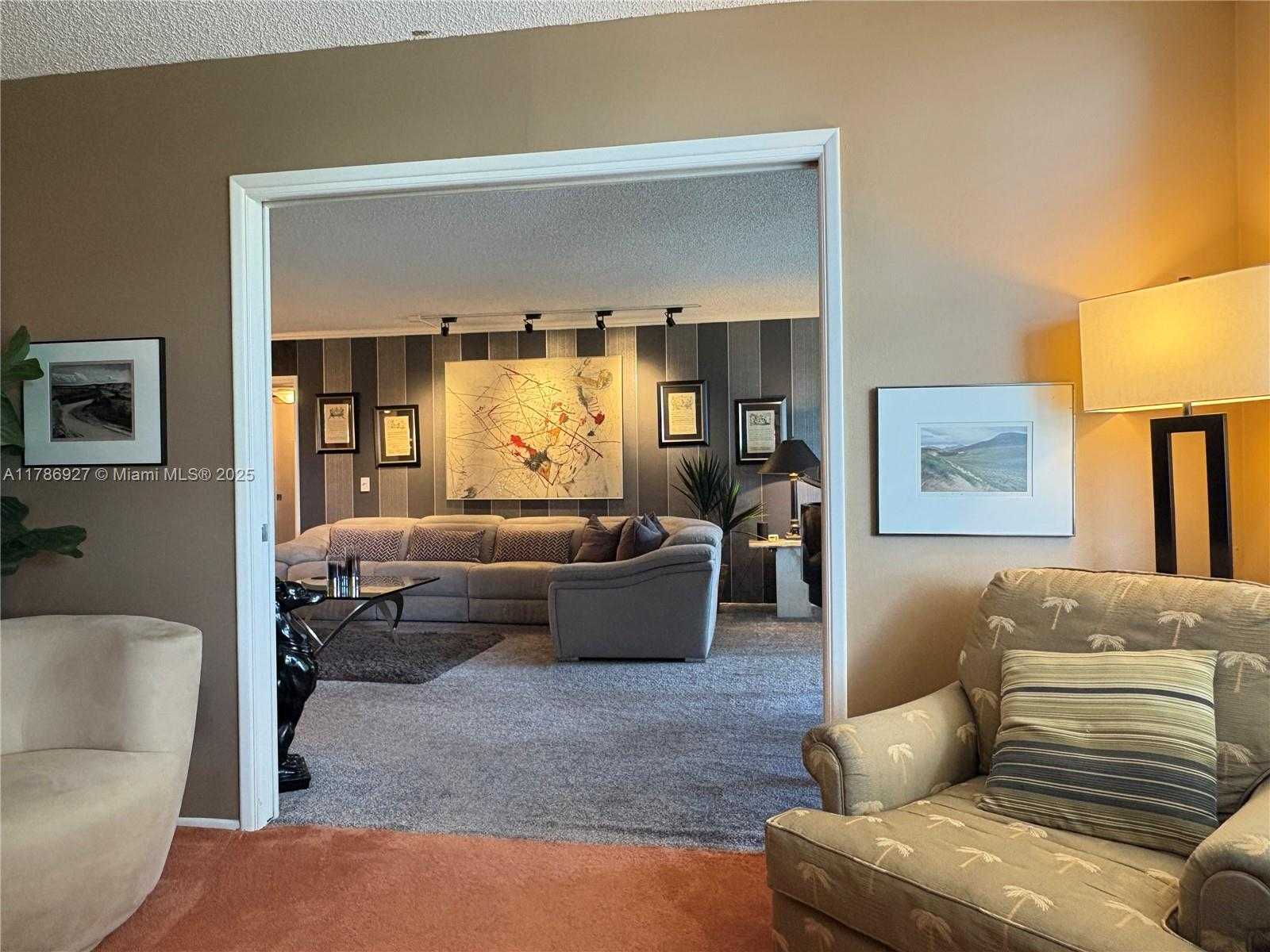 Small Image of 4020 WEST PALM AIRE DR #211, Pompano Beach Number 34