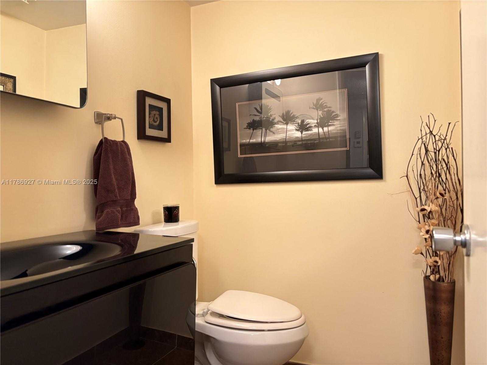 Small Image of 4020 WEST PALM AIRE DR #211, Pompano Beach Number 35
