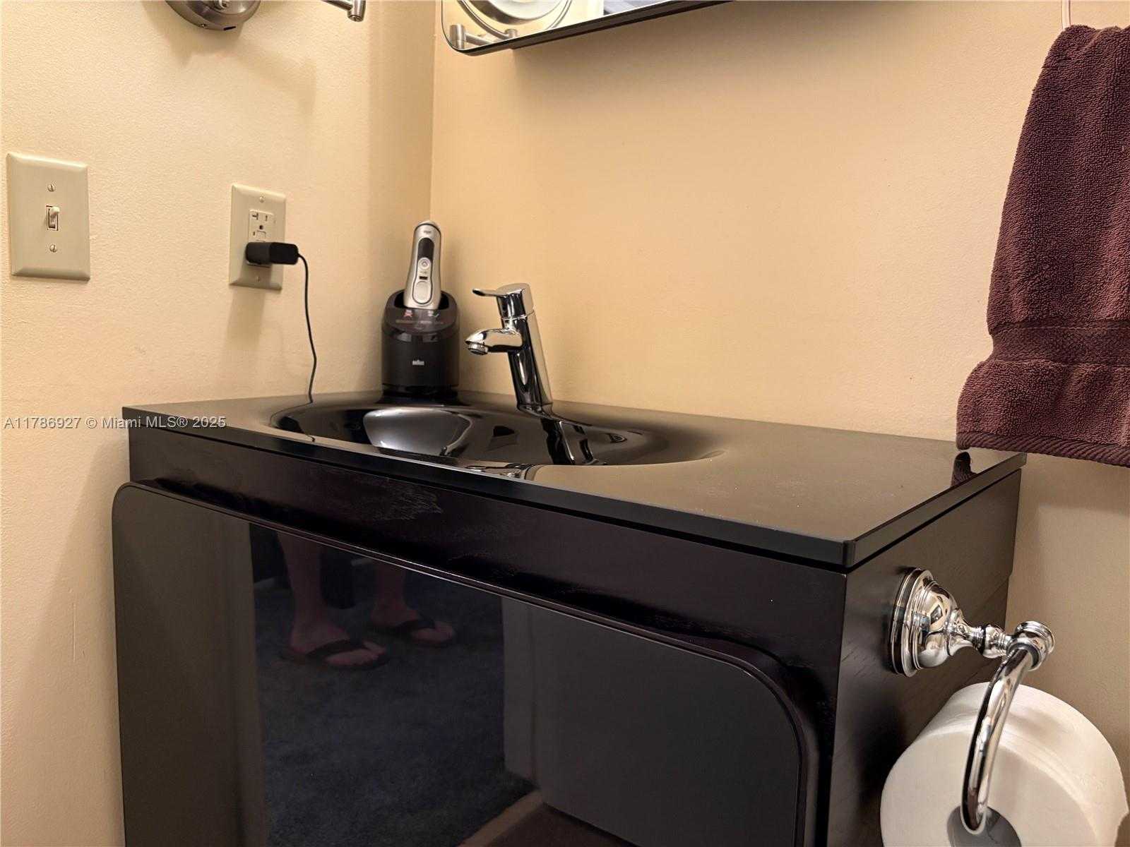 Small Image of 4020 WEST PALM AIRE DR #211, Pompano Beach Number 37