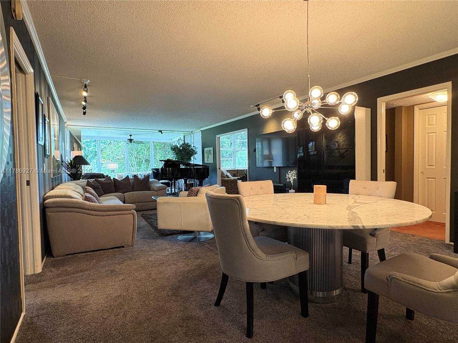 Small Image of 4020 WEST PALM AIRE DR #211, Pompano Beach Number 4