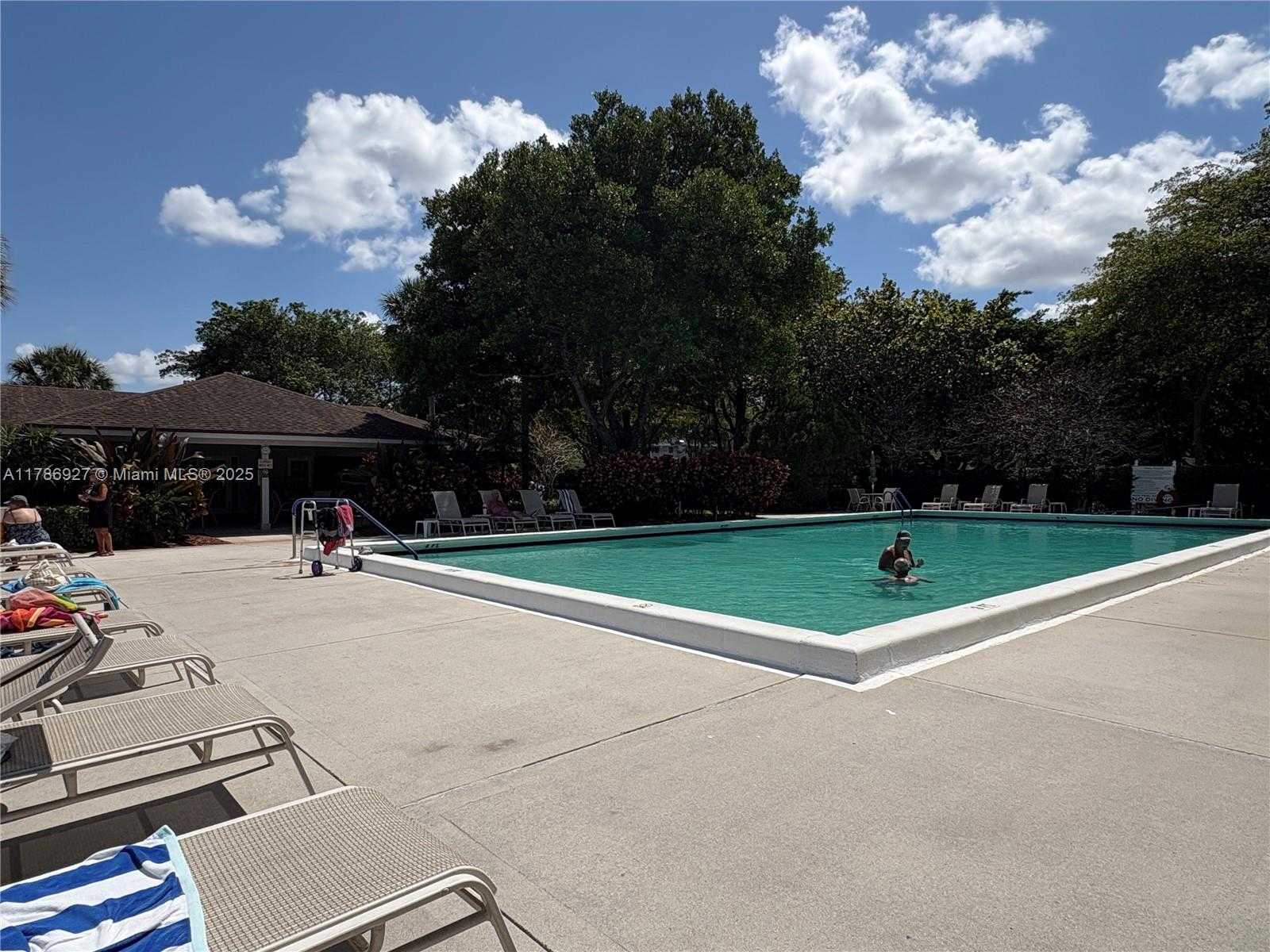 Small Image of 4020 WEST PALM AIRE DR #211, Pompano Beach Number 47