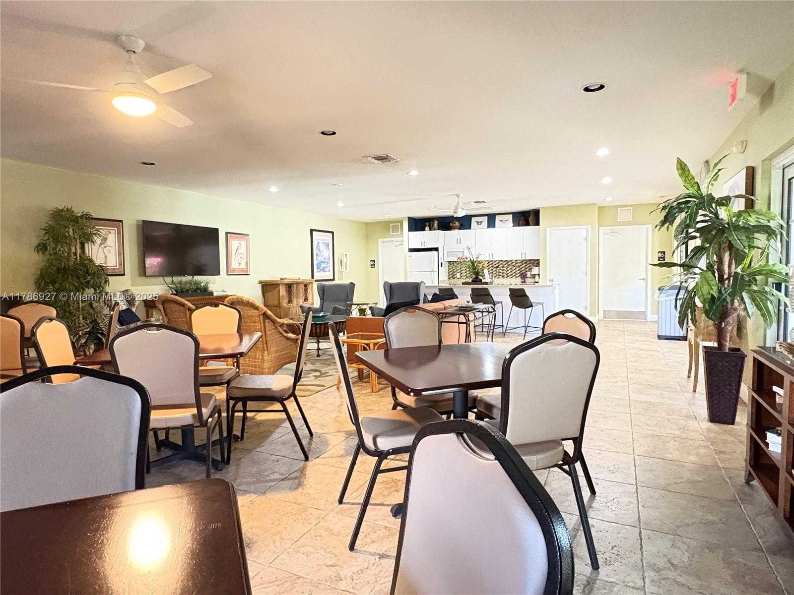 Small Image of 4020 WEST PALM AIRE DR #211, Pompano Beach Number 51