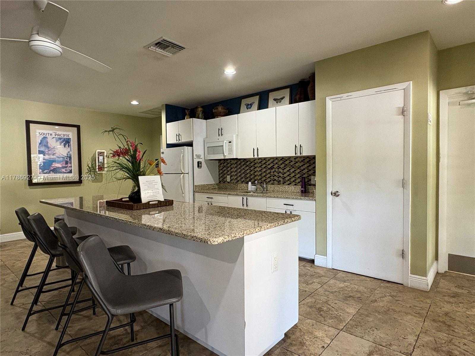 Small Image of 4020 WEST PALM AIRE DR #211, Pompano Beach Number 52