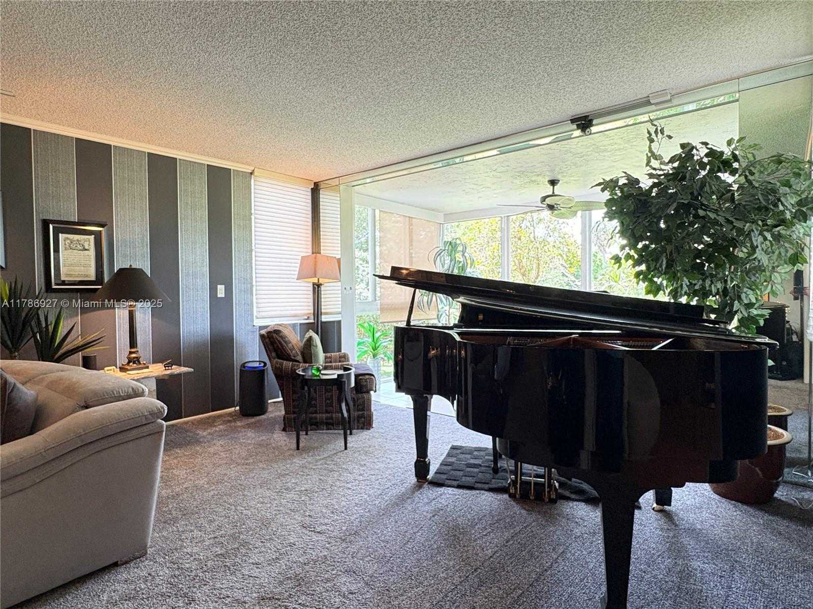 Small Image of 4020 WEST PALM AIRE DR #211, Pompano Beach Number 6