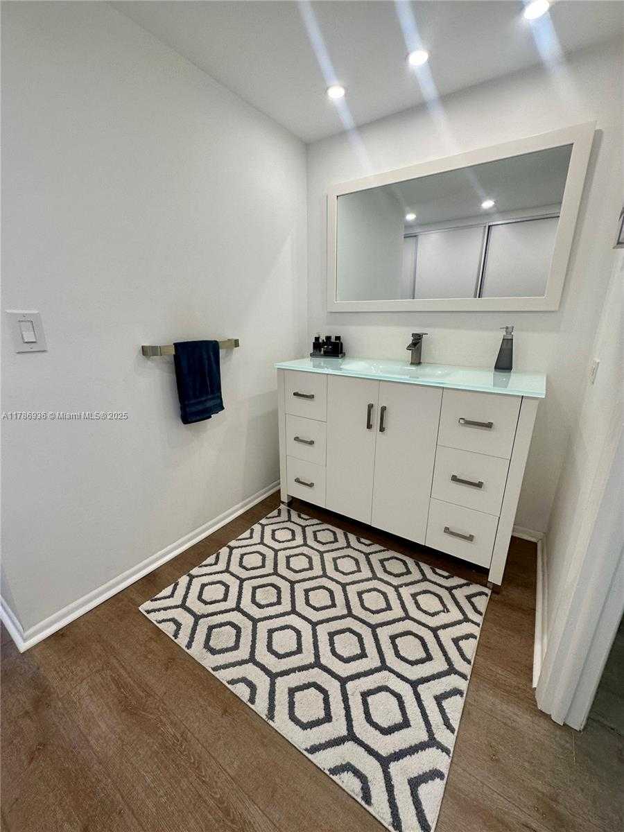 Small Image of 575 CRANDON BLVD #707, Key Biscayne Number 10