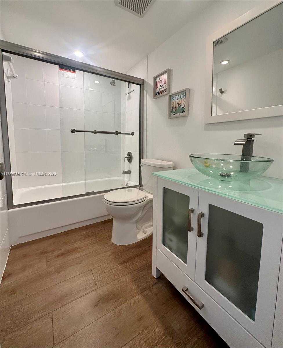 Small Image of 575 CRANDON BLVD #707, Key Biscayne Number 13