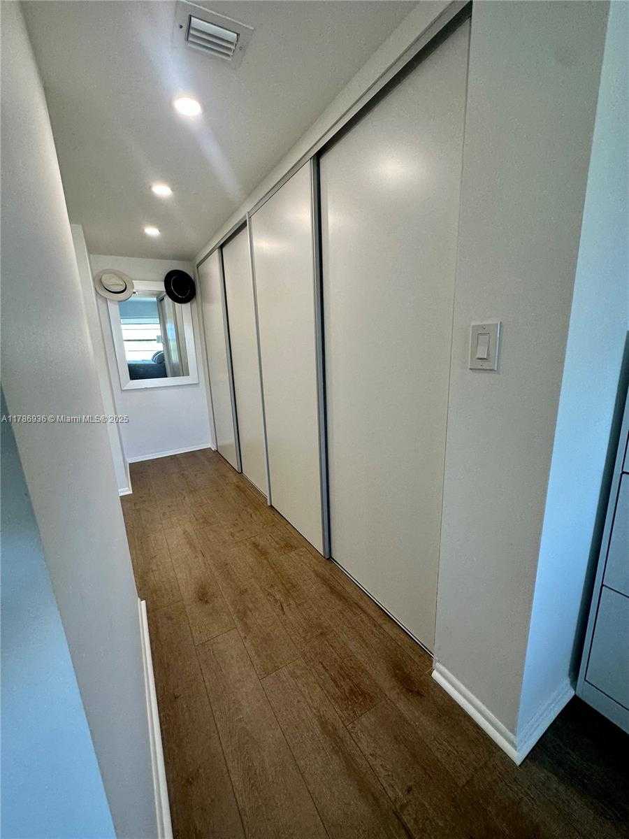 Small Image of 575 CRANDON BLVD #707, Key Biscayne Number 8