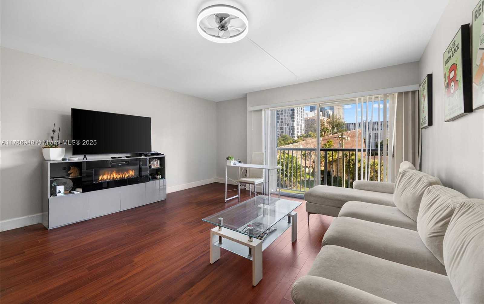 Small Image of 17800 ATLANTIC BLVD #402, Sunny Isles Beach Number 10