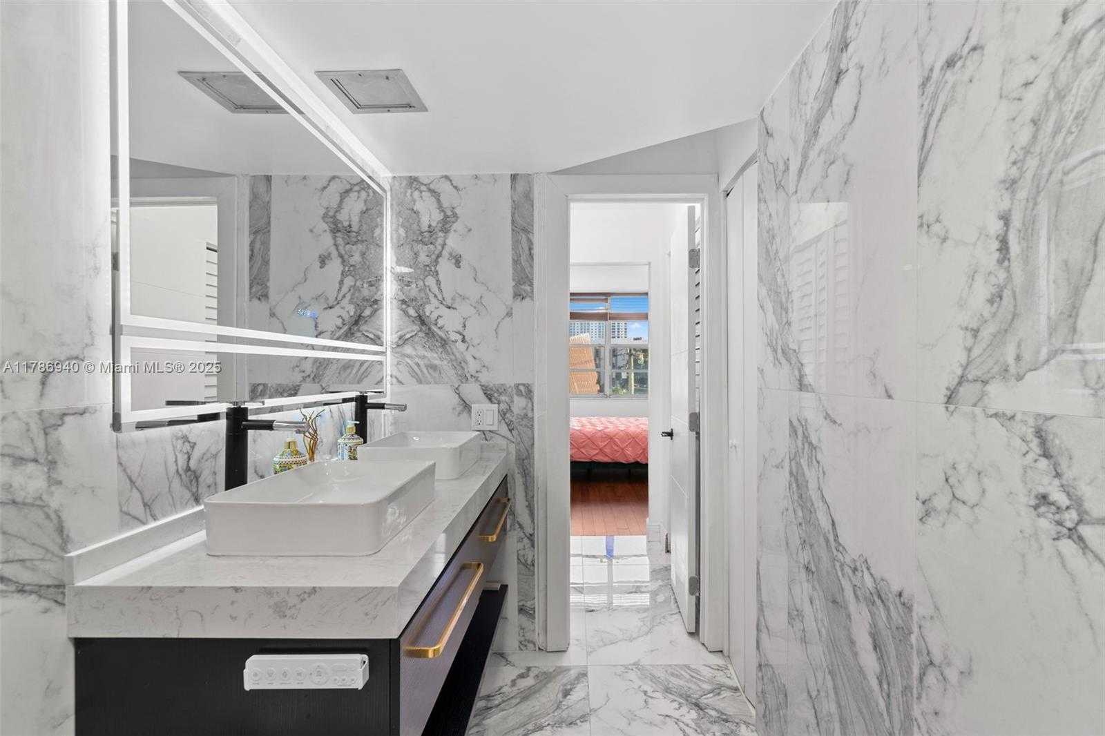 Small Image of 17800 ATLANTIC BLVD #402, Sunny Isles Beach Number 12