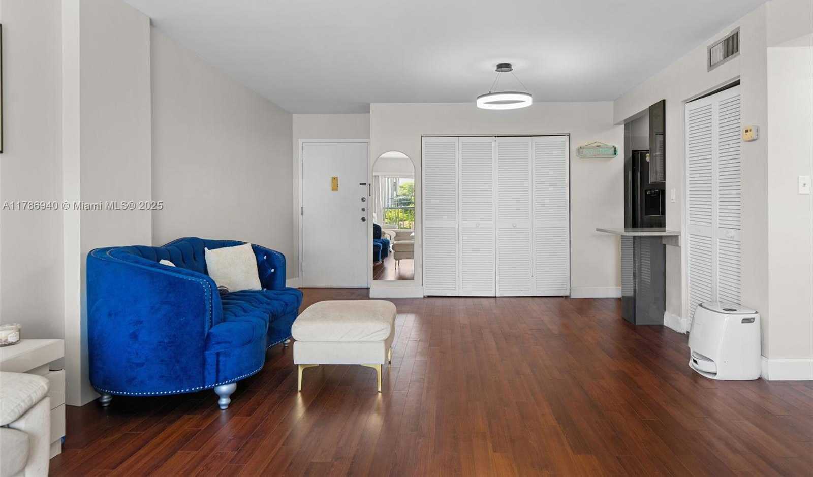 Small Image of 17800 ATLANTIC BLVD #402, Sunny Isles Beach Number 6