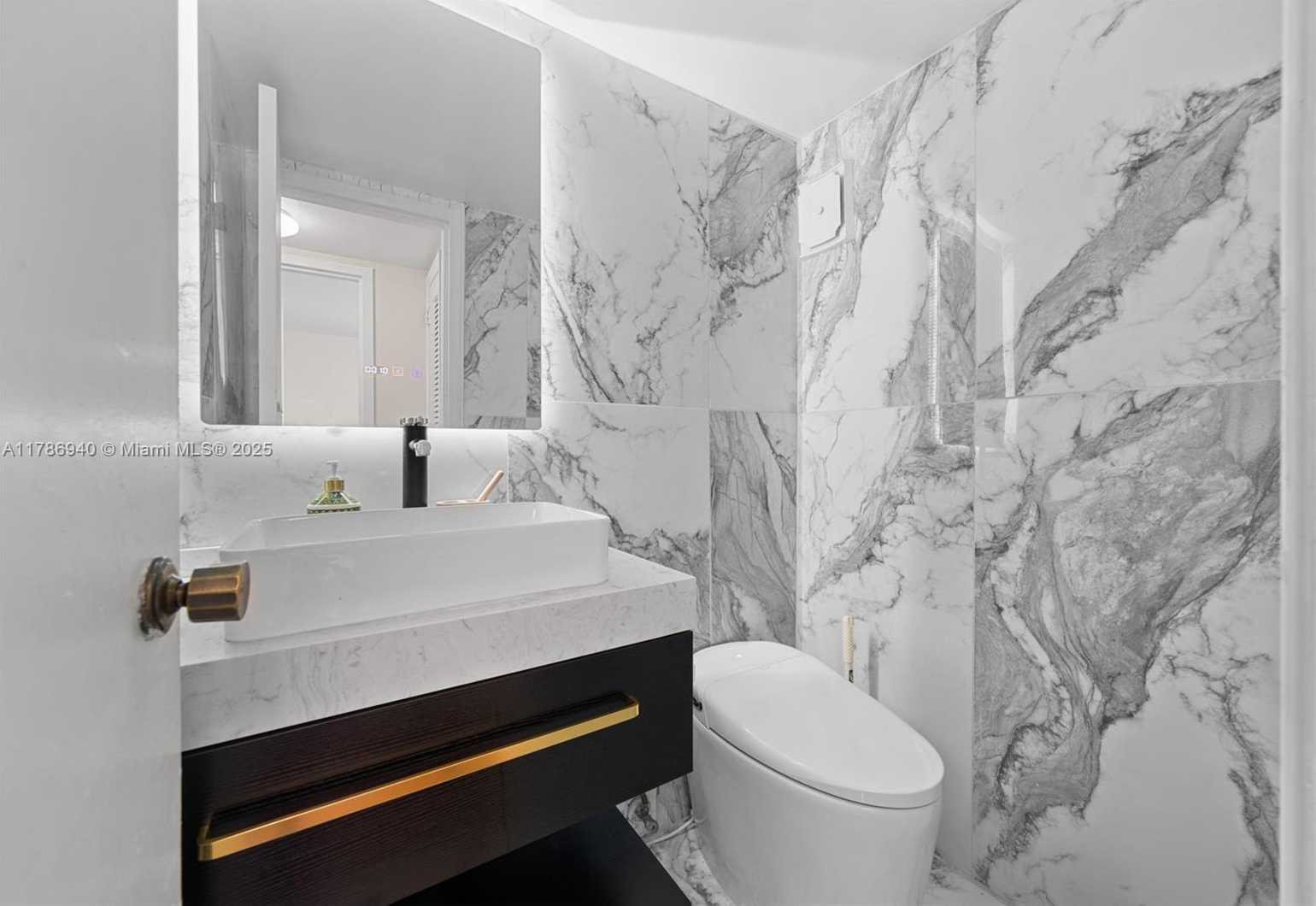 Small Image of 17800 ATLANTIC BLVD #402, Sunny Isles Beach Number 8