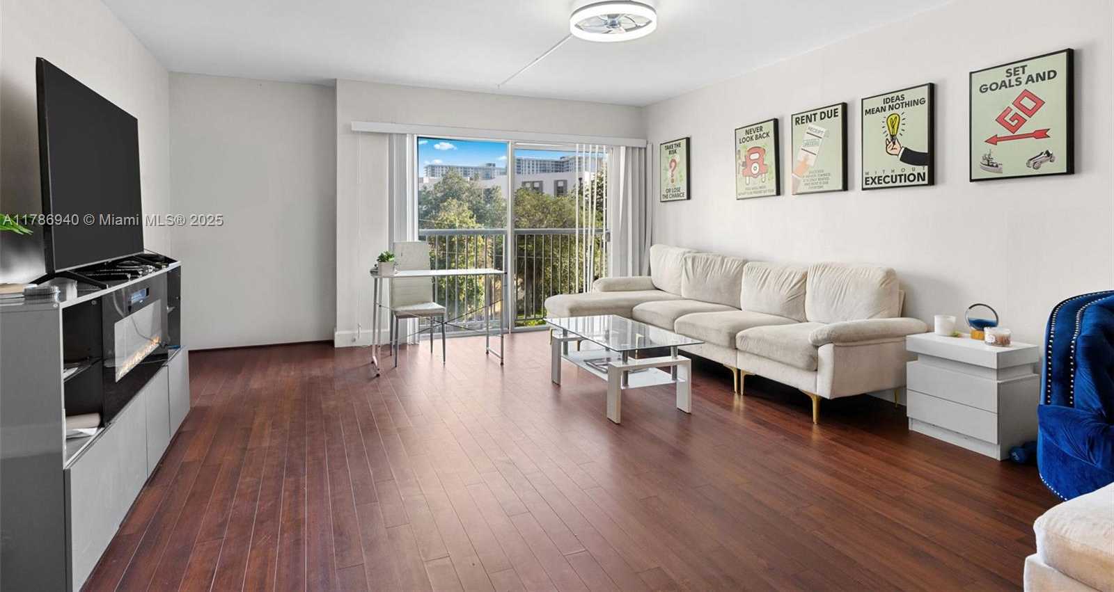 Small Image of 17800 ATLANTIC BLVD #402, Sunny Isles Beach Number 9