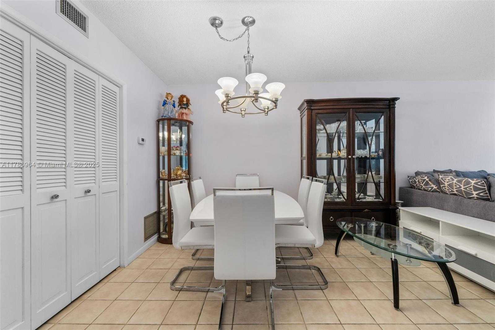Small Image of 3800 HILLCREST DR #210, Hollywood Number 2