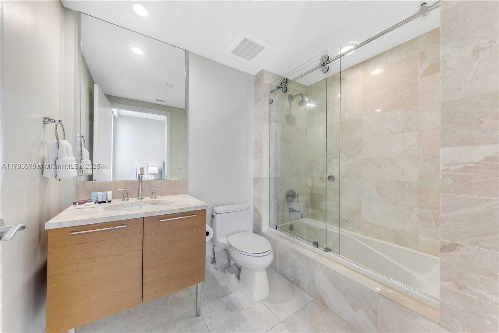 Small Image of 17001 COLLINS AVE #2401, Sunny Isles Beach Number 20