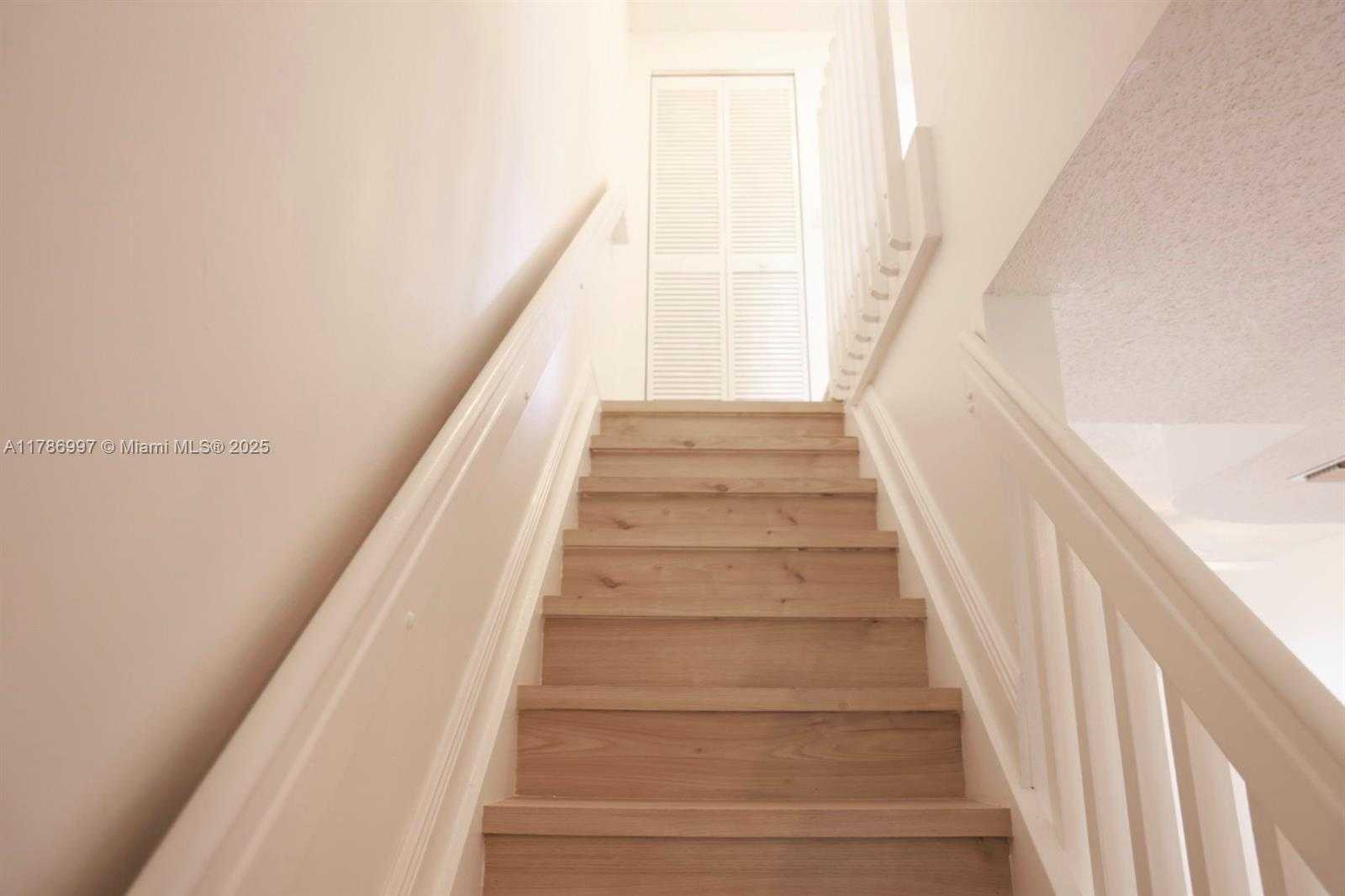 Small Image of 16686 HEMINGWAY DR #16686, Weston Number 14