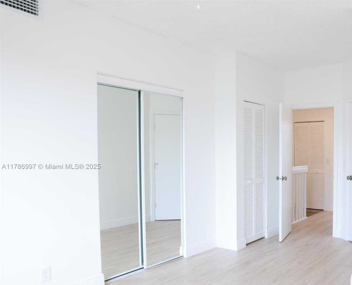 Small Image of 16686 HEMINGWAY DR #16686, Weston Number 16