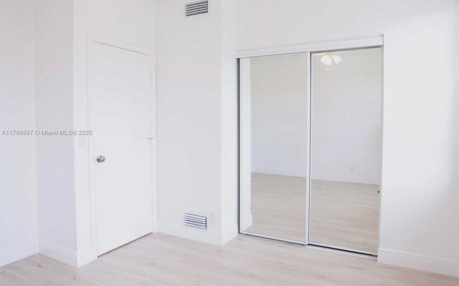 Small Image of 16686 HEMINGWAY DR #16686, Weston Number 23