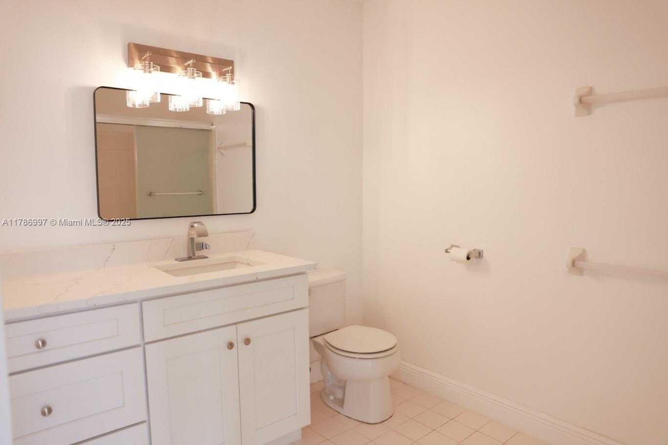 Small Image of 16686 HEMINGWAY DR #16686, Weston Number 29