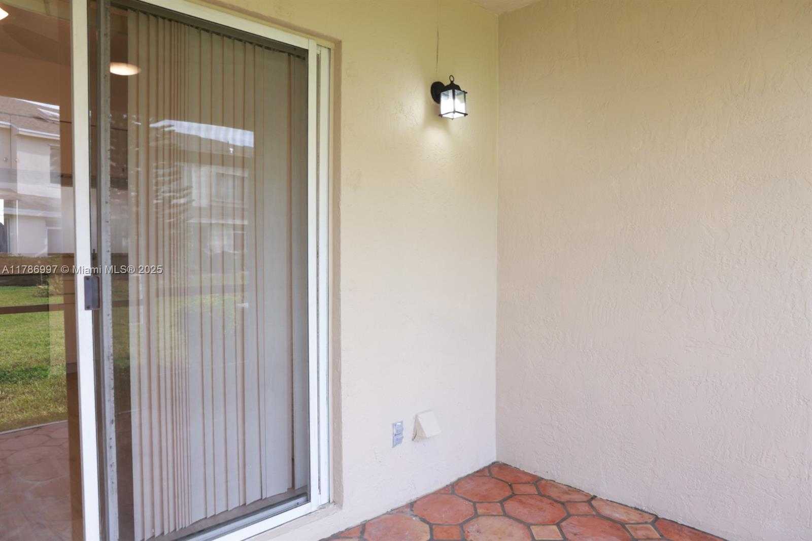 Small Image of 16686 HEMINGWAY DR #16686, Weston Number 35