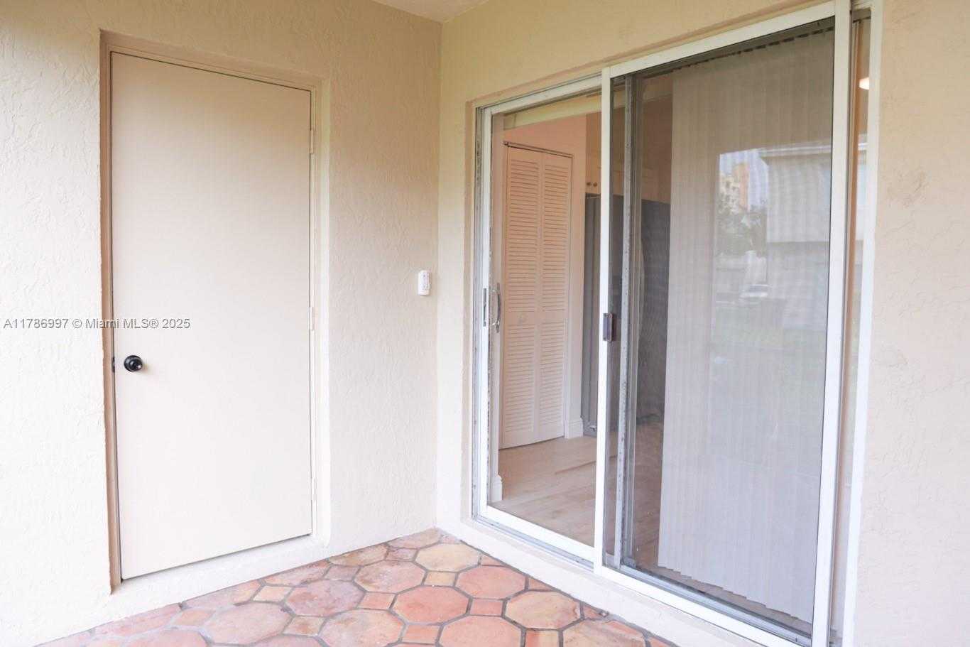 Small Image of 16686 HEMINGWAY DR #16686, Weston Number 36