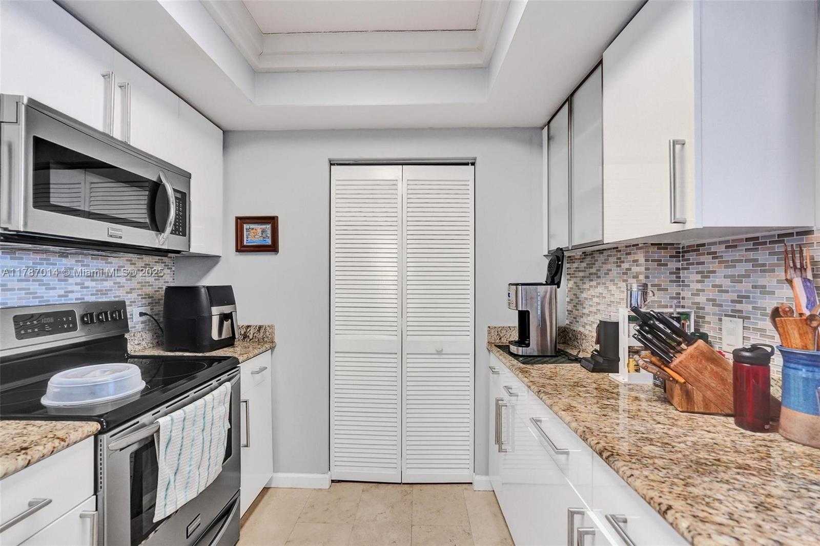 Small Image of 19501 WEST COUNTRY CLUB DR #2507, Aventura Number 20