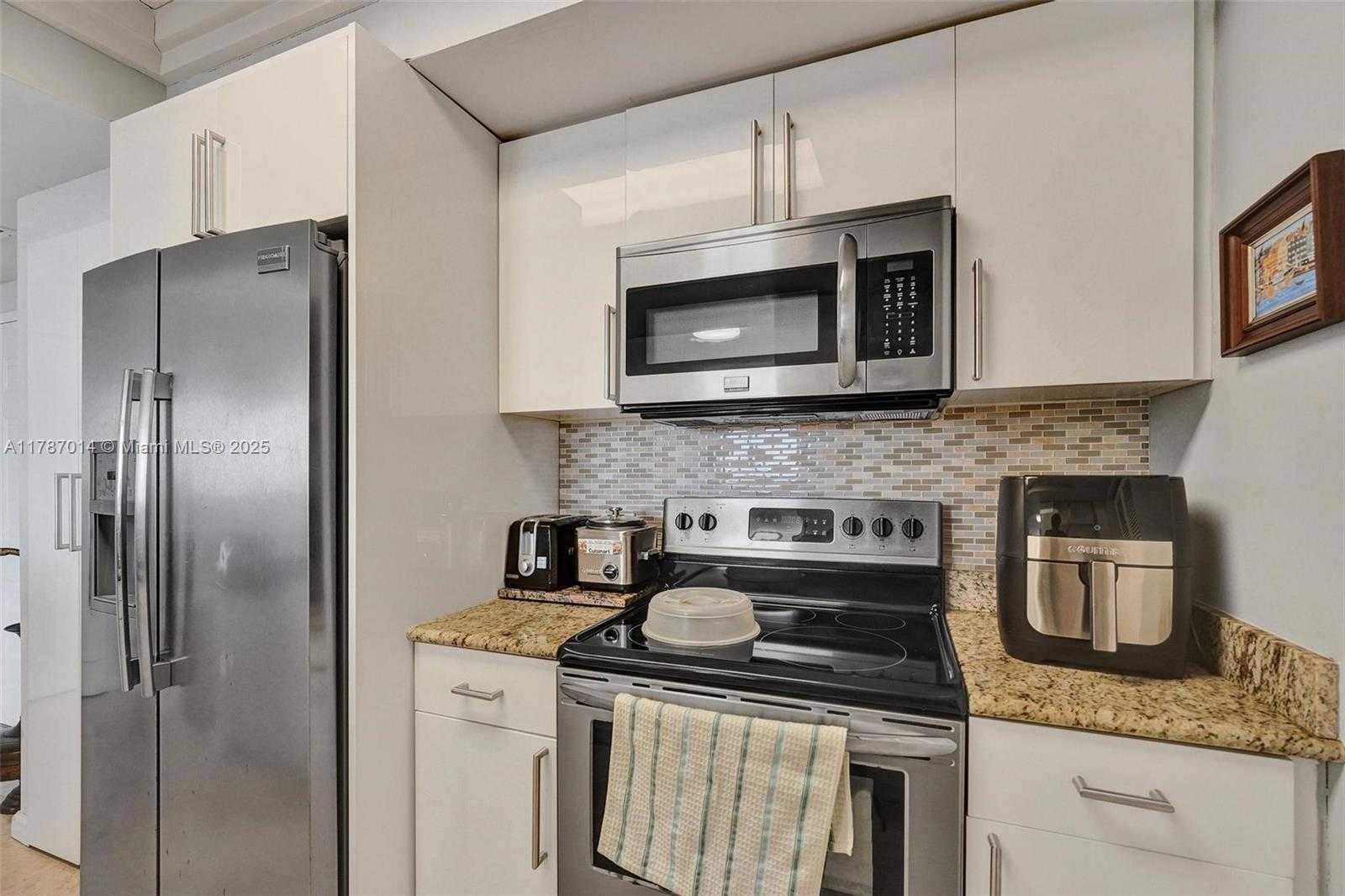 Small Image of 19501 WEST COUNTRY CLUB DR #2507, Aventura Number 21
