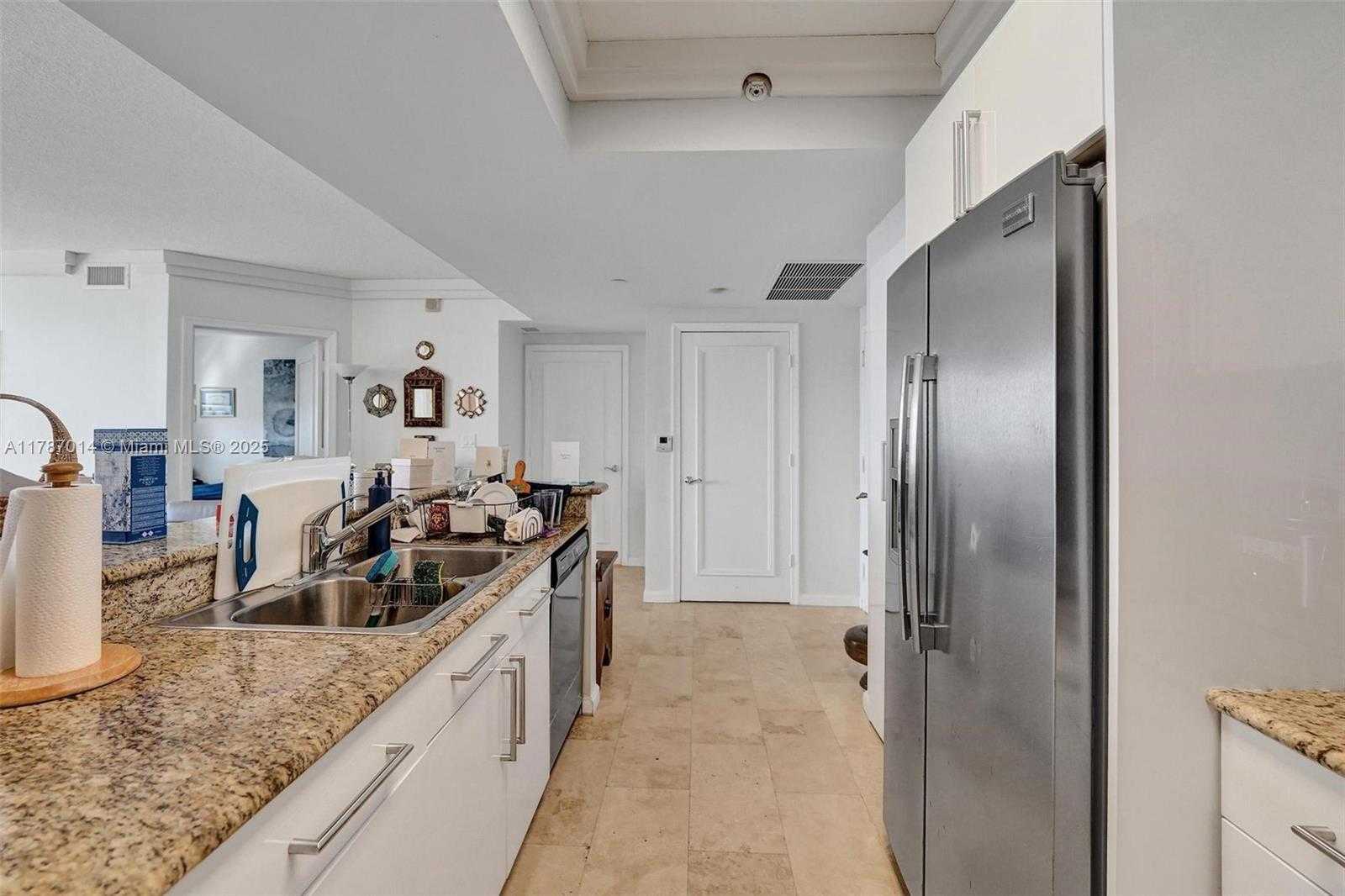 Small Image of 19501 WEST COUNTRY CLUB DR #2507, Aventura Number 22