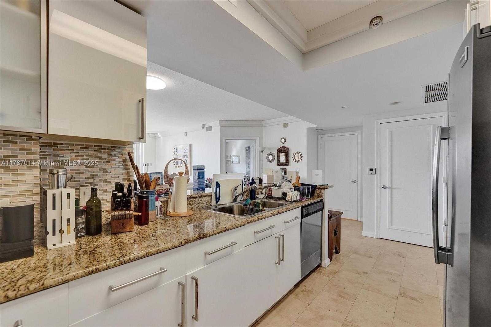 Small Image of 19501 WEST COUNTRY CLUB DR #2507, Aventura Number 23