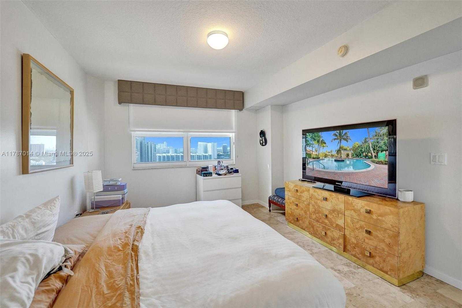 Small Image of 19501 WEST COUNTRY CLUB DR #2507, Aventura Number 27
