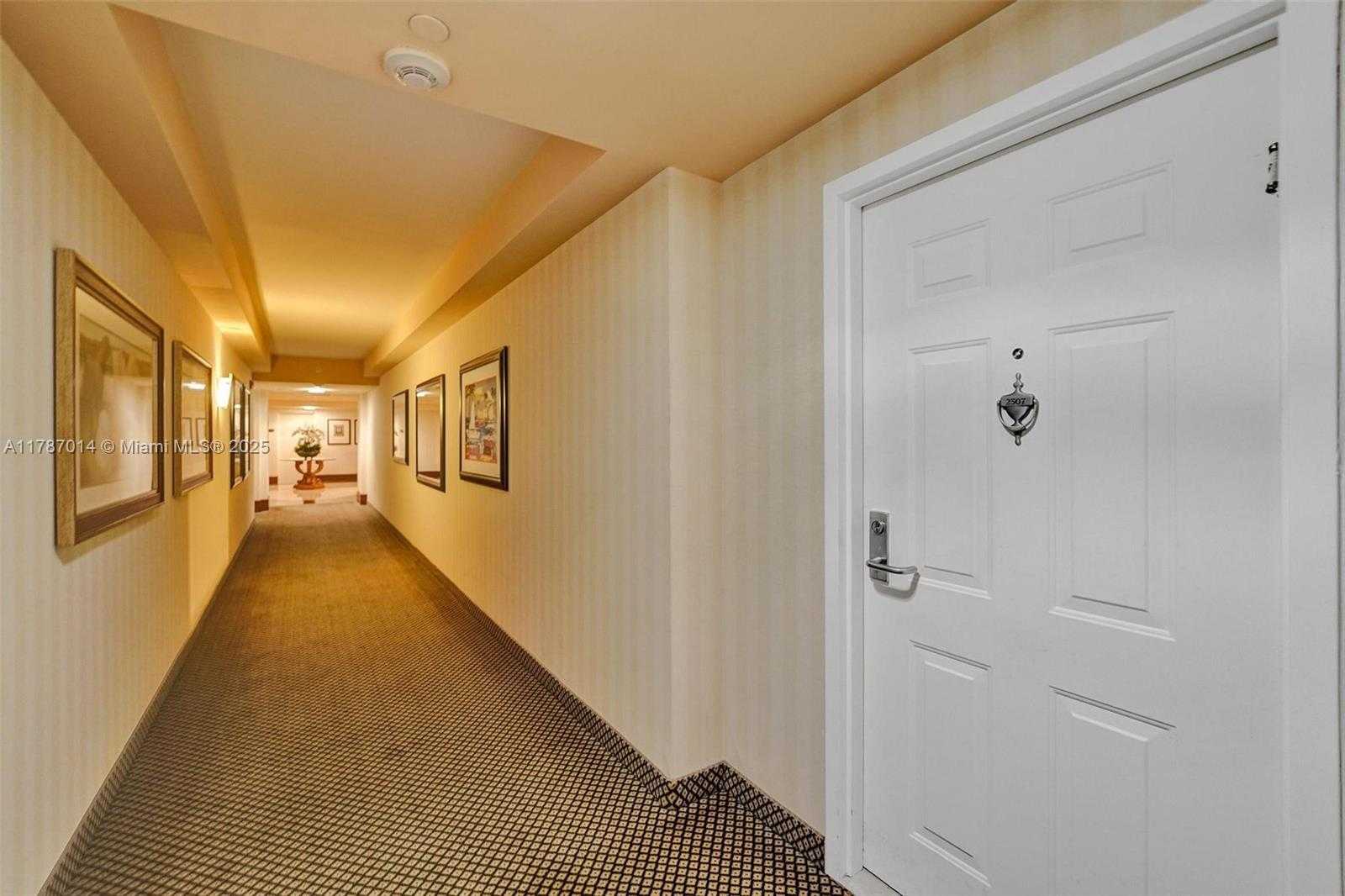 Small Image of 19501 WEST COUNTRY CLUB DR #2507, Aventura Number 3