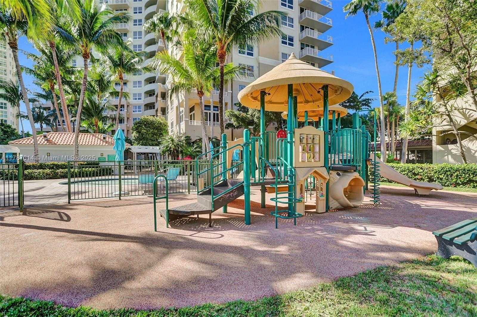 Small Image of 19501 WEST COUNTRY CLUB DR #2507, Aventura Number 51