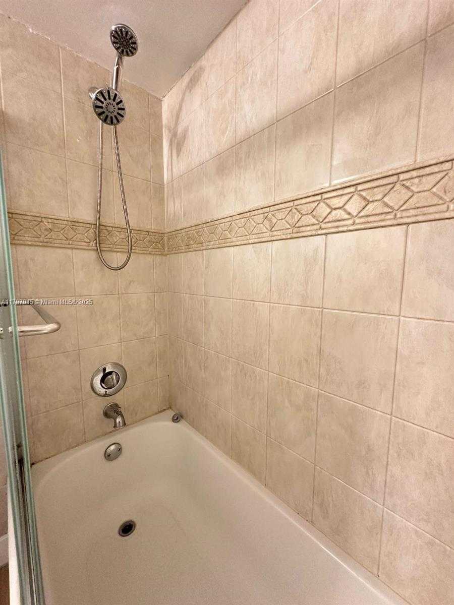 Small Image of 851 THREE ISLANDS BLVD #114, Hallandale Beach Number 14