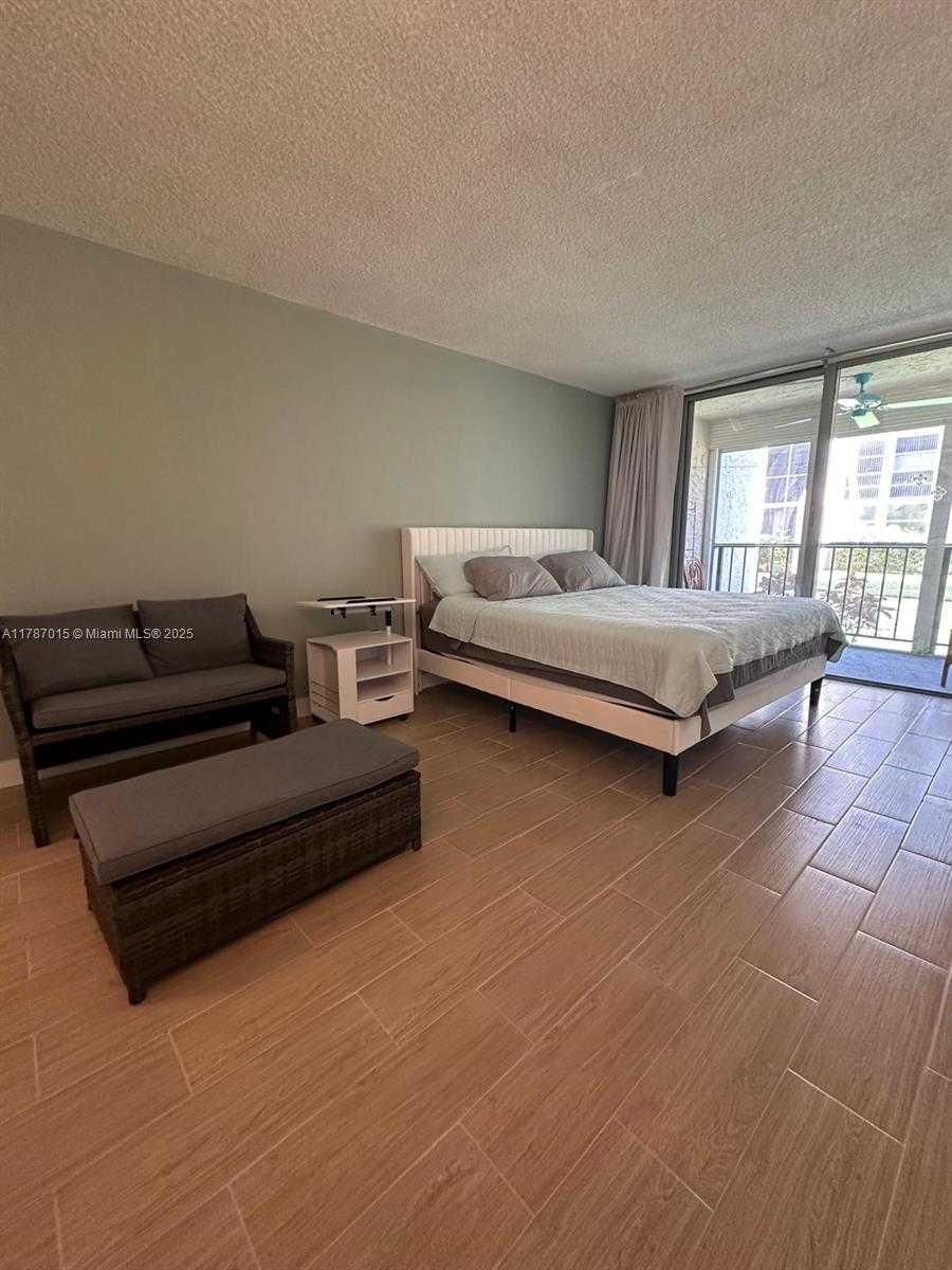 Small Image of 851 THREE ISLANDS BLVD #114, Hallandale Beach Number 15