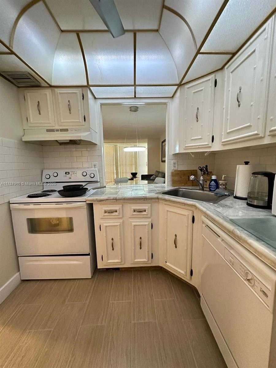 Small Image of 851 THREE ISLANDS BLVD #114, Hallandale Beach Number 2